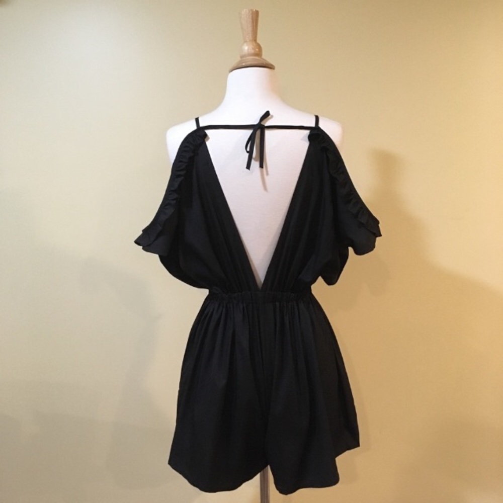 Cold Shoulder Tie Back Ruffled Romper - Picture 4 of 4
